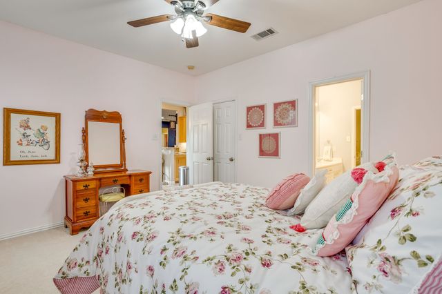 427 Shenandoah Drive, Burleson, TX 76028