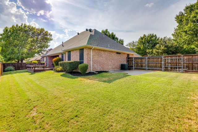 427 Shenandoah Drive, Burleson, TX 76028