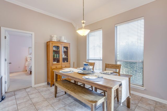 427 Shenandoah Drive, Burleson, TX 76028