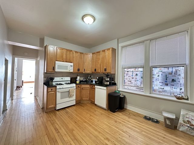 2136 W Chicago Avenue 2F, Chicago, IL 60622