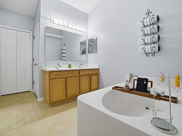 2542 SHEILA DRIVE, Apopka, FL 32712