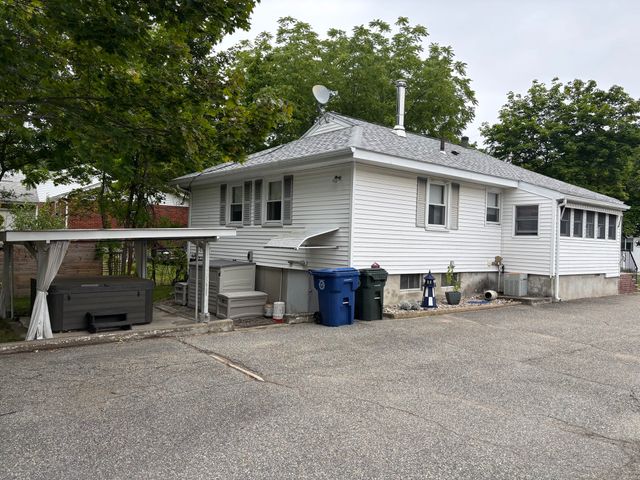 11 Eden Glen Ave, Danvers, MA 01923