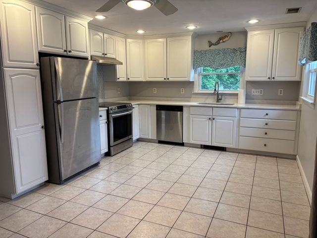 11 Eden Glen Ave, Danvers, MA 01923