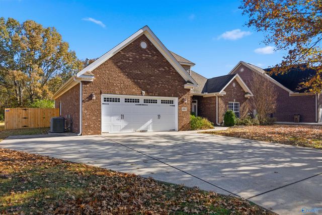 4802 Tomahawk Trail SE, Decatur, AL 35603