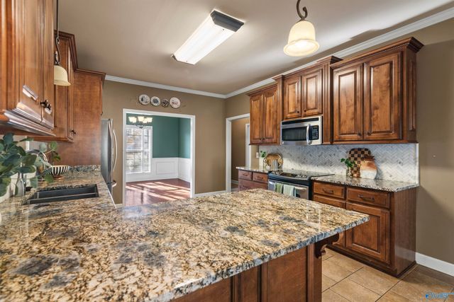 4802 Tomahawk Trail SE, Decatur, AL 35603