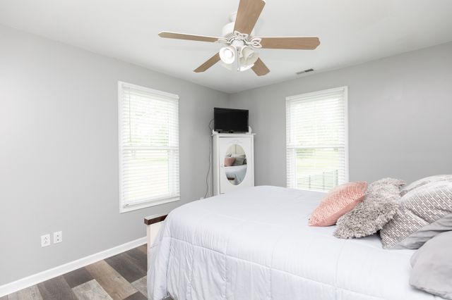 3030 Highway 25W, Cottontown, TN 37048