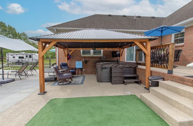 3030 Highway 25W, Cottontown, TN 37048