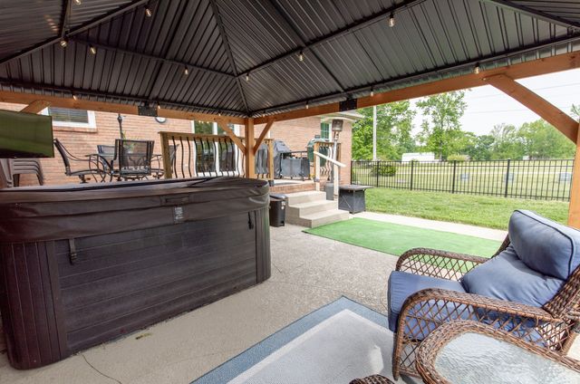 3030 Highway 25W, Cottontown, TN 37048
