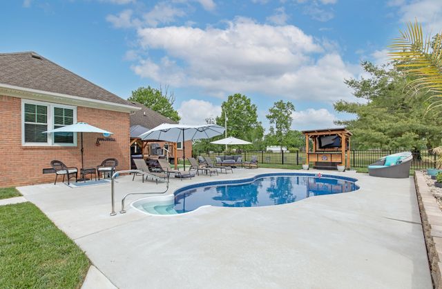 3030 Highway 25W, Cottontown, TN 37048