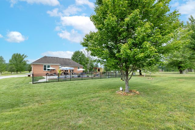 3030 Highway 25W, Cottontown, TN 37048