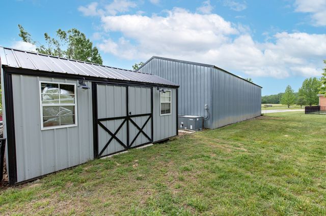 3030 Highway 25W, Cottontown, TN 37048