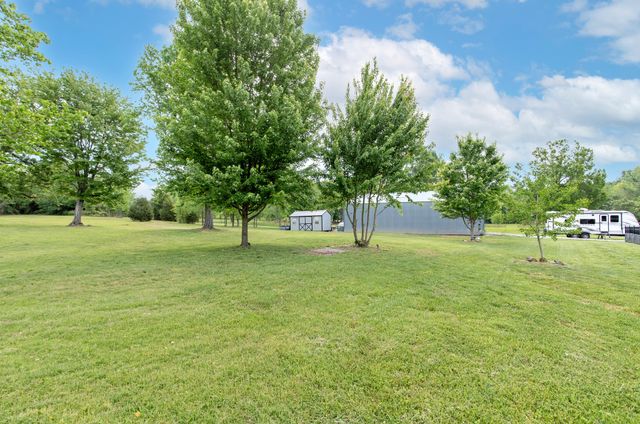 3030 Highway 25W, Cottontown, TN 37048
