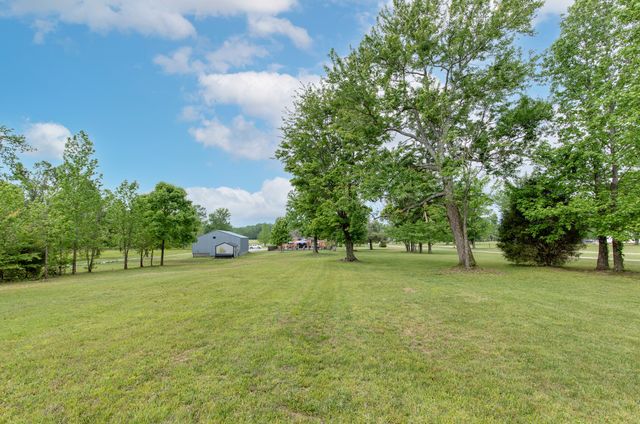 3030 Highway 25W, Cottontown, TN 37048