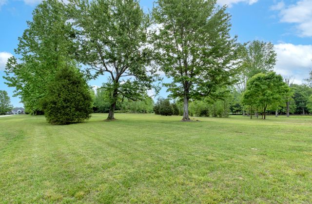 3030 Highway 25W, Cottontown, TN 37048