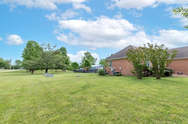 3030 Highway 25W, Cottontown, TN 37048