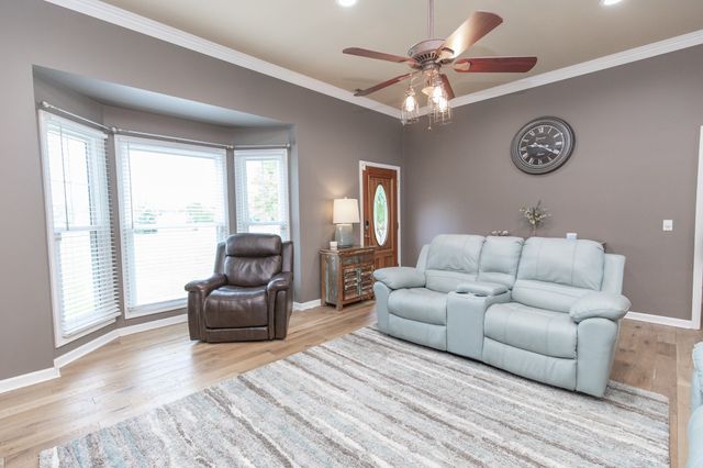 3030 Highway 25W, Cottontown, TN 37048