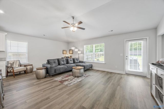 250 Poppy Trail, Meridianville, AL 35759