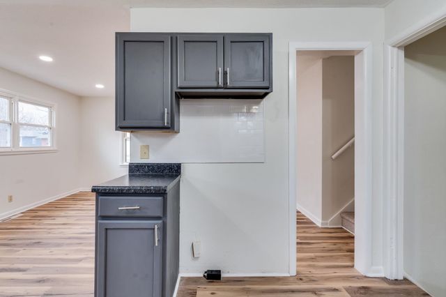 1803 N High St, Wichita, KS 67203