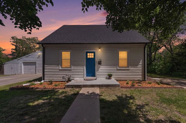 310 N Park Ave, Valley Center, KS 67147
