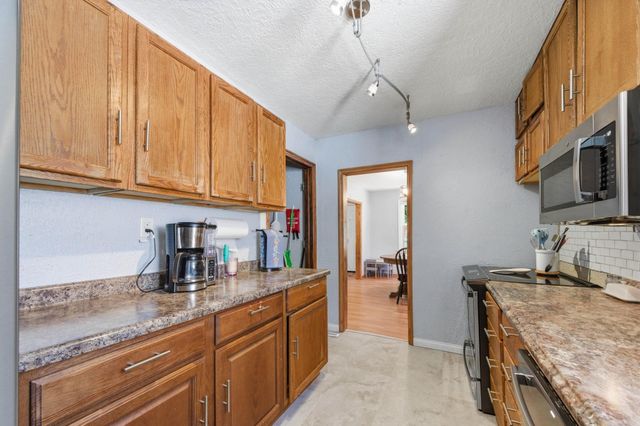 310 N Park Ave, Valley Center, KS 67147