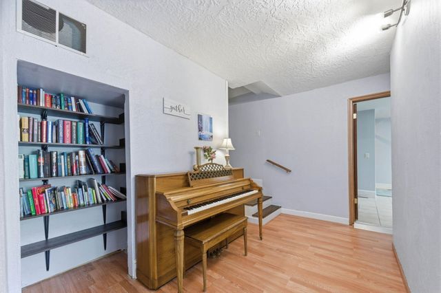 310 N Park Ave, Valley Center, KS 67147