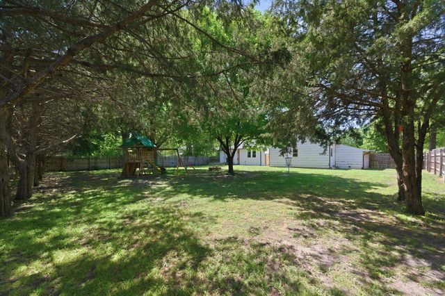 310 N Park Ave, Valley Center, KS 67147