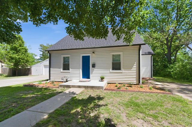 310 N Park Ave, Valley Center, KS 67147