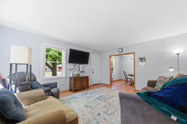 310 N Park Ave, Valley Center, KS 67147