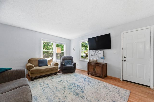 310 N Park Ave, Valley Center, KS 67147