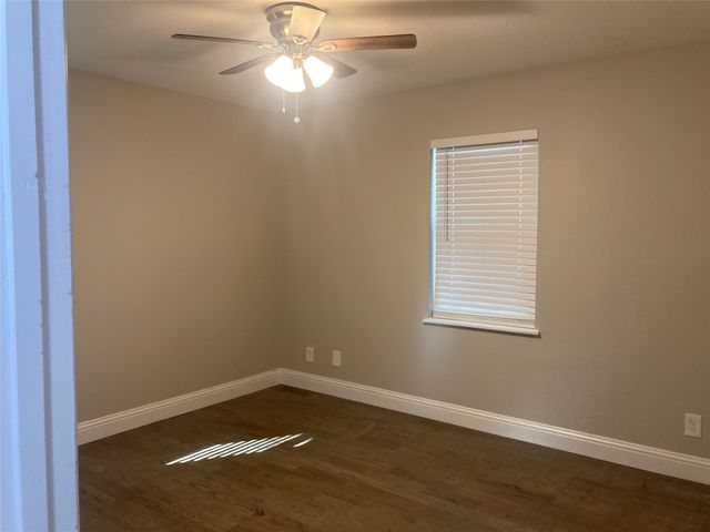 518 Burnwood Drive, Irving, TX 75062