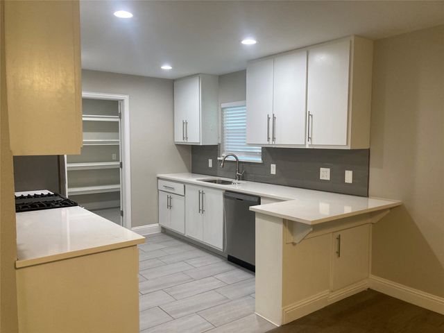 518 Burnwood Drive, Irving, TX 75062