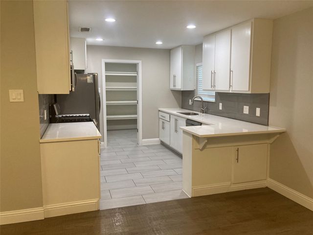 518 Burnwood Drive, Irving, TX 75062