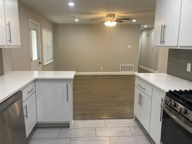 518 Burnwood Drive, Irving, TX 75062