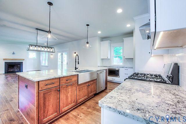 3 Elm Crest Dr, Chesterfield, VA 23236