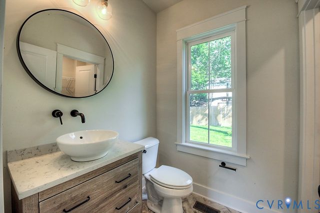 3 Elm Crest Dr, Chesterfield, VA 23236