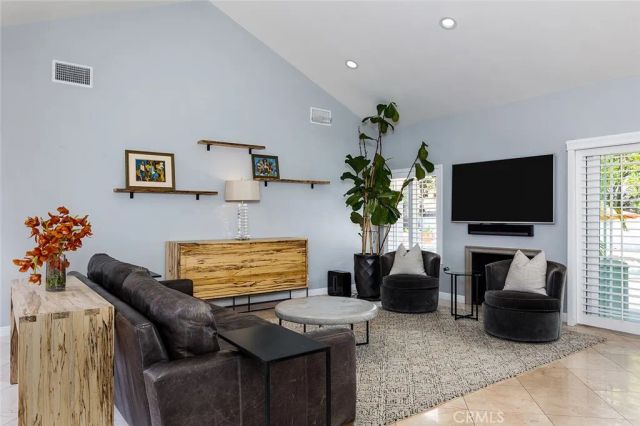 1357 Doverwood, Glendale, CA 91207