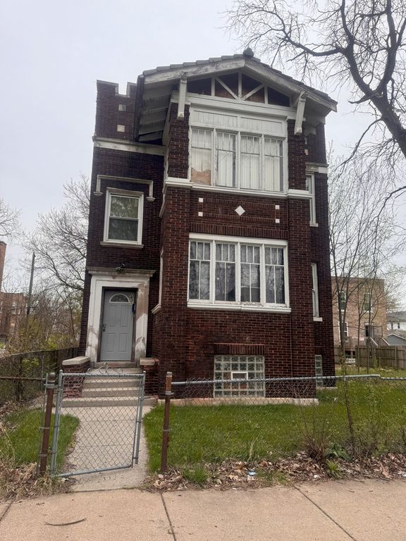 7431 S Kimbark Avenue, Chicago, IL 60619