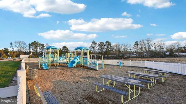 256 HERMOSA DR, Egg Harbor Township, NJ 08234