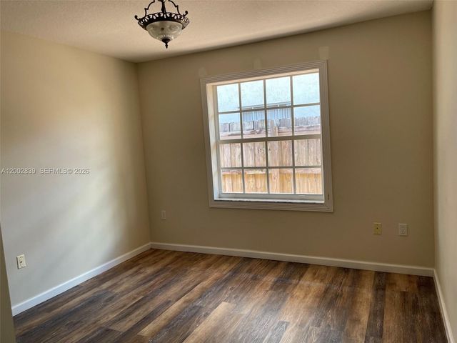 15873 SW 43rd St, Miami, FL 33185