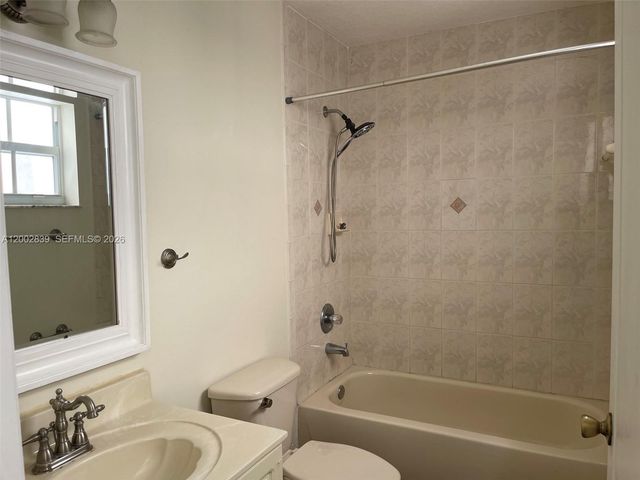 15873 SW 43rd St, Miami, FL 33185