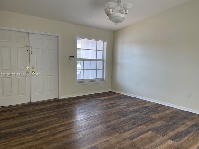 15873 SW 43rd St, Miami, FL 33185