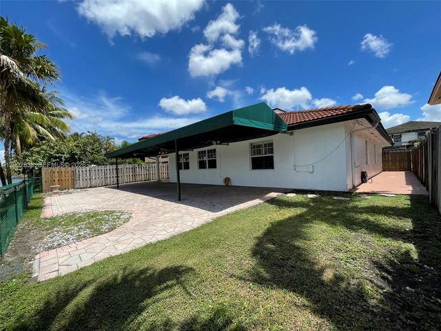 15873 SW 43rd St, Miami, FL 33185