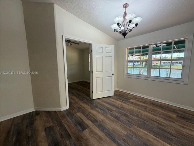 15873 SW 43rd St, Miami, FL 33185