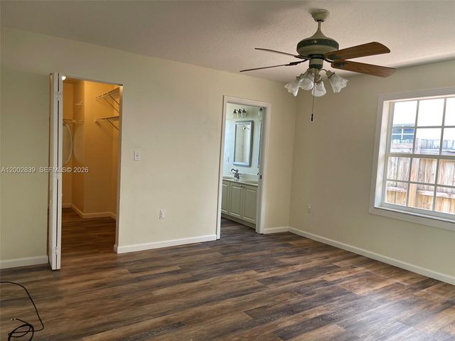 15873 SW 43rd St, Miami, FL 33185