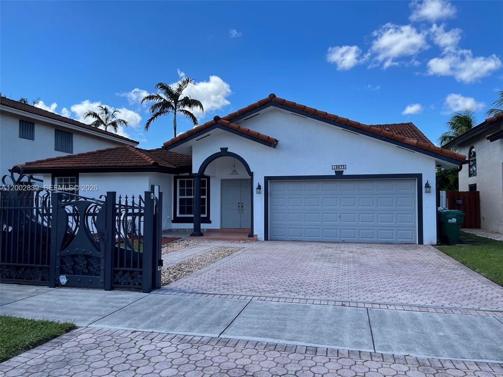 15873 SW 43rd St, Miami, FL 33185