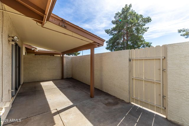 2615 W WILLOW Avenue, Phoenix, AZ 85029