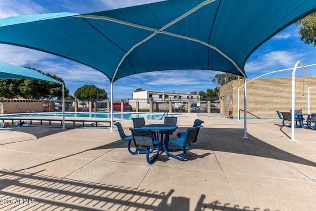 2615 W WILLOW Avenue, Phoenix, AZ 85029