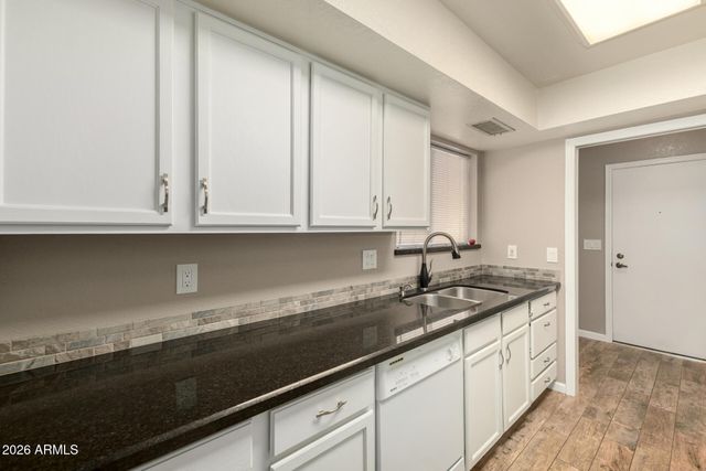 2615 W WILLOW Avenue, Phoenix, AZ 85029