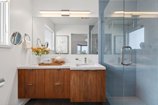 470 Spruce St, Berkeley, CA 94708