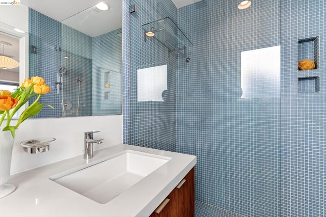 470 Spruce St, Berkeley, CA 94708